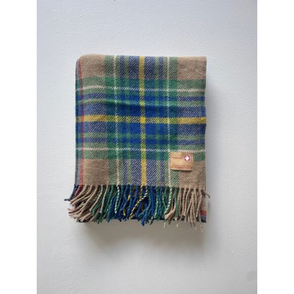 TETHEROW Plaid Wool Blanket Strathmore Woolen Company Scotland 57" x 67" Tassel - Picture 1 of 7
